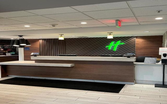 Holiday Inn & Suites Syracuse Airport - Liverpool, an IHG Hotel