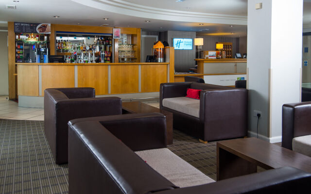 Holiday Inn Express London Luton Airport by IHG