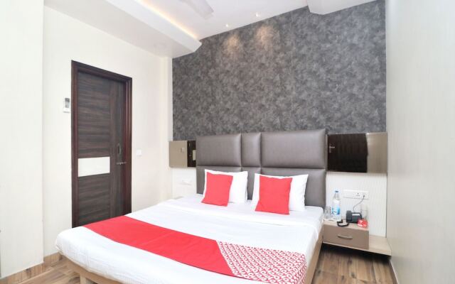 OYO 15653 Hotel Sukh Regency