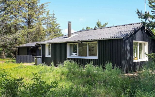 6 Person Holiday Home in Albaek