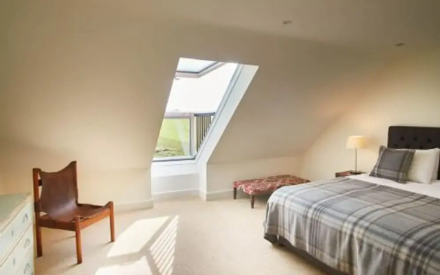 Host Stay Number Five Piglets