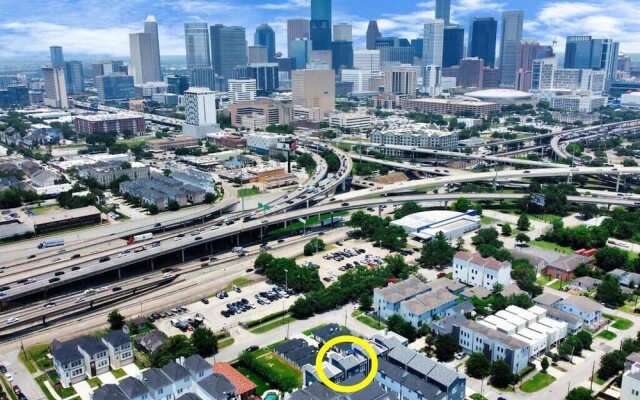 The Oasis Checkmate HTX Rooftop