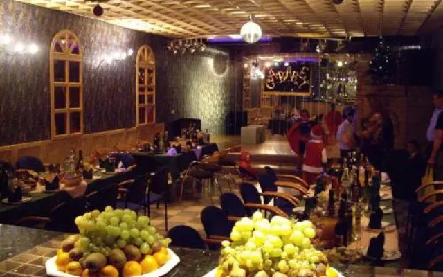 Hotel Laagna Spa & Resort