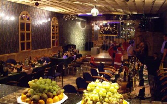 Hotel Laagna Spa & Resort