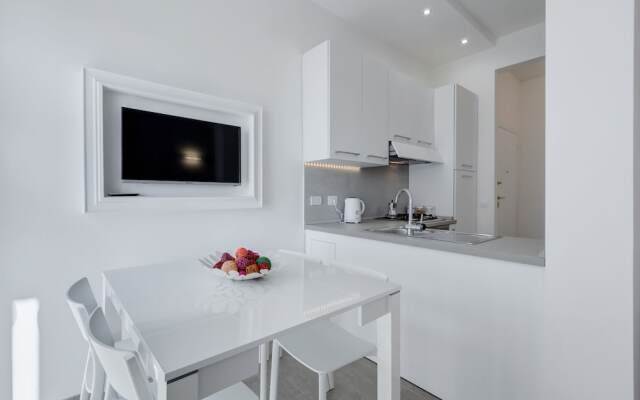 Trastevere White Apartment