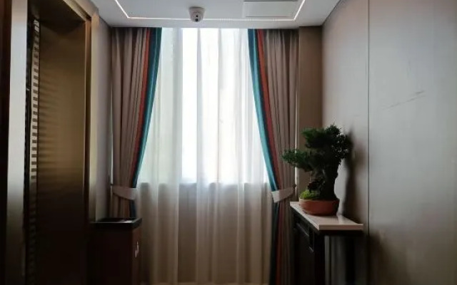 Tongren Jinyue Hotel (Fanjingshan Avenue Jiuyicheng Fangyuanhui Branch)