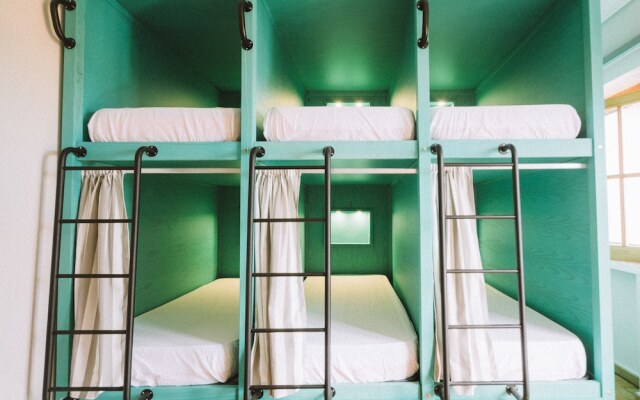 Nice Way Cascais & SurfCamp