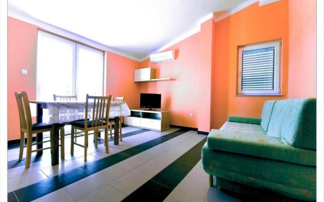 Apartments Lajci
