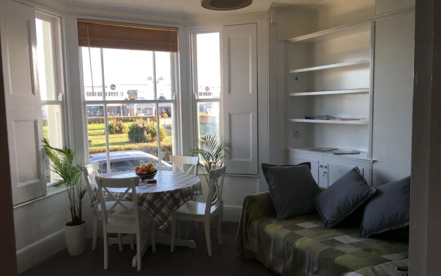 Moray Beachside Apartments