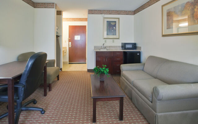 Holiday Inn Express Suites Wilson I-95