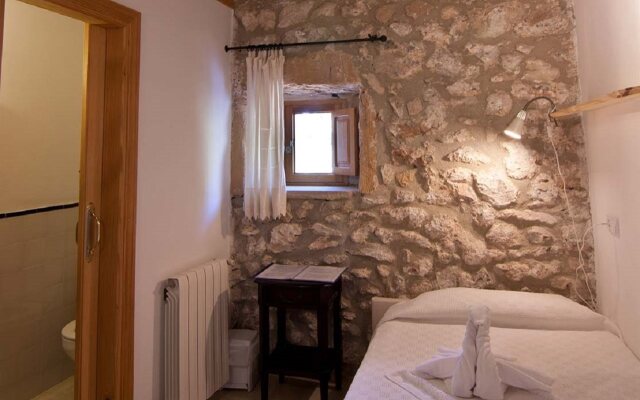 Petit Hotel Hostatgeria La Victoria