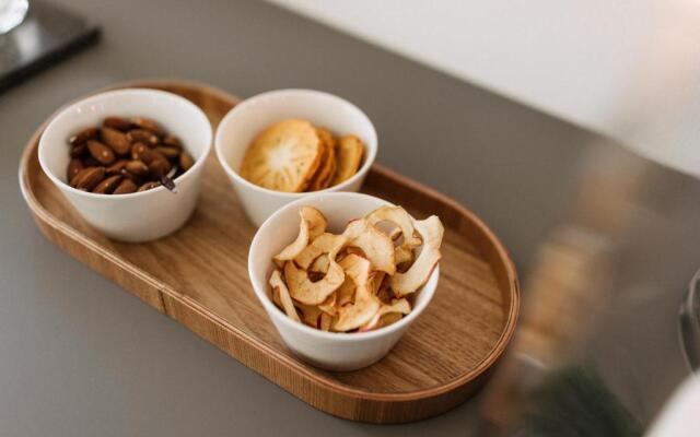 Lacumontes Lake View Apartments