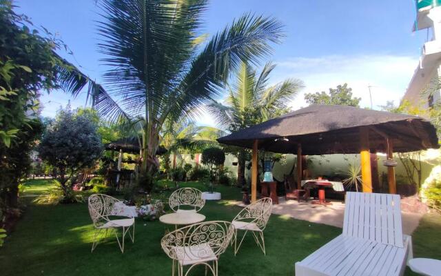 Sunshine Paradise Inn