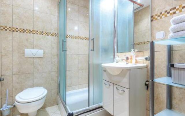 One-Bedroom Apartment in Dramalj X