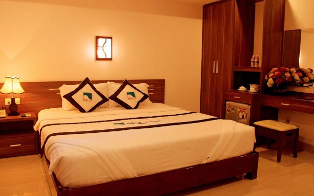 Pearl City Hotel