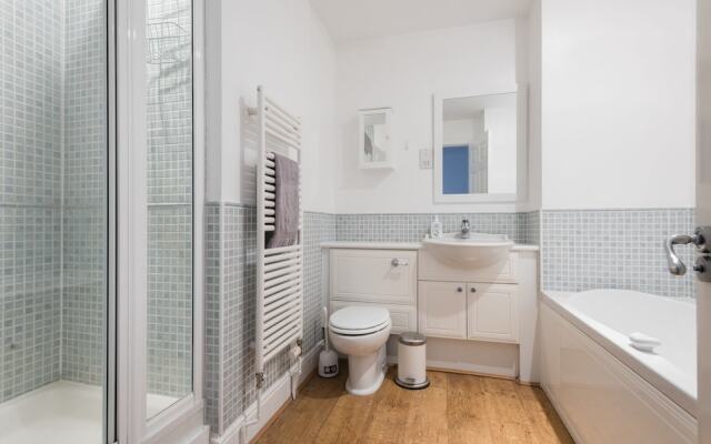 The Blue Compass - Central 4BDR with Garden