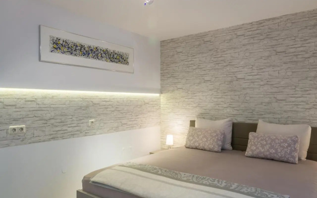 Ruhiges Und Zentral Gelegenes Apartment