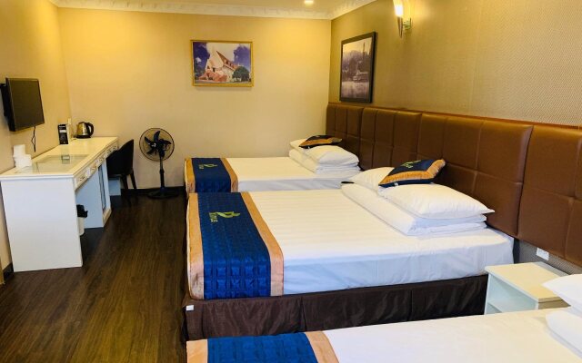 Pinus Hotel