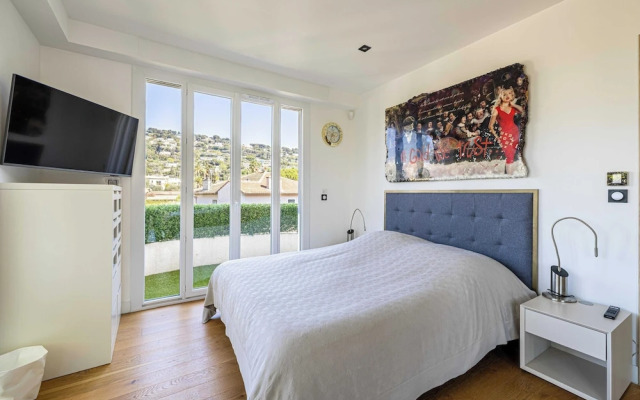 Modern Flat With sea View - AC- 2br- 4P - Cannes
