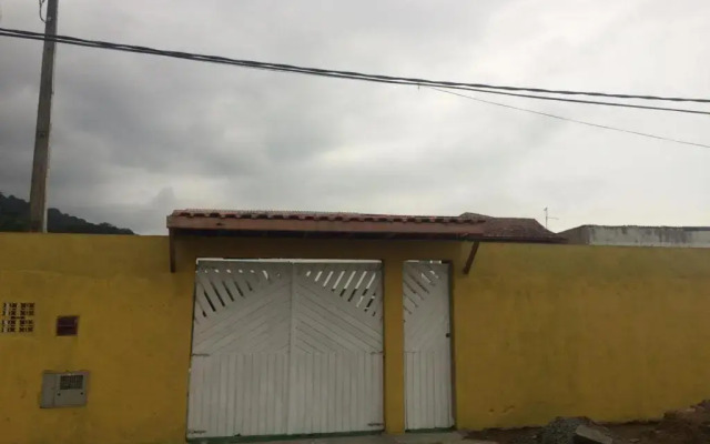 Ótima casa com piscina em Praia Grande