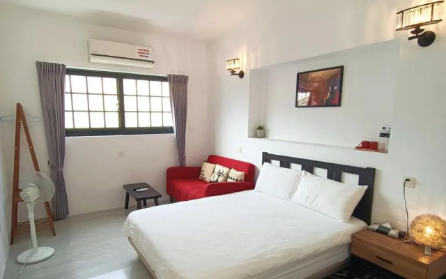Little Time Guesthouse