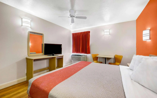 Motel 6 Beaver, UT