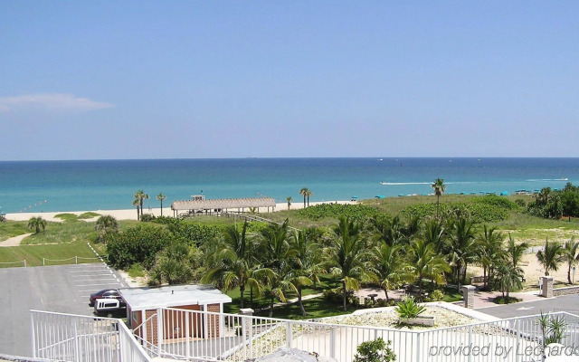 Sea Spray Inn & Beach Resort