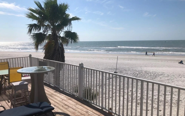 Misty Isles Redington Beachfront Suite 1