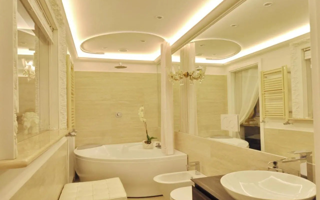 Luxury Navona Apartments by Flatinrome