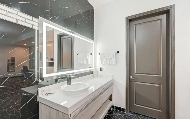SureStay Hotel by Best Western Houston Southeast