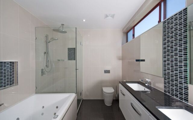 Le Vogue, Unit 11, 16 Magnus Street