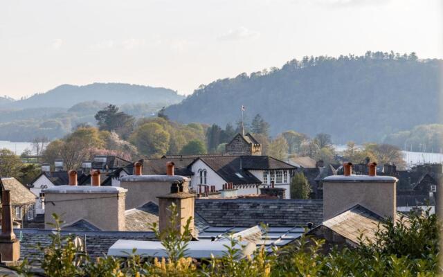 Luxury 2 Bed Room Lake View Apt Bowness Parking