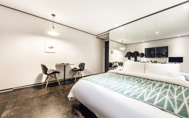 Gugi Motel