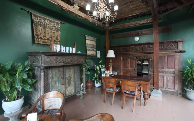 Puri Keraton Seminyak