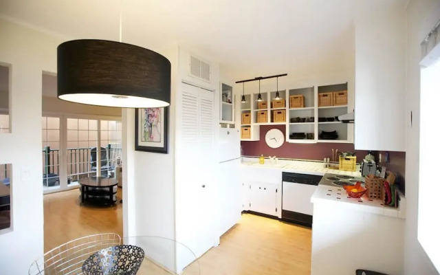 Castro Central Apartment
