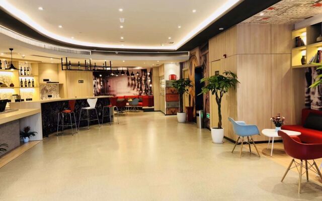 ibis Chengdu East Railway Station Hotel