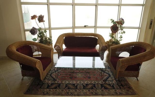 Club Rose Bay Hotel