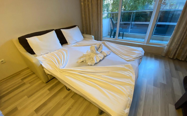 Private Cozy Apartment Admiral Plaza A1