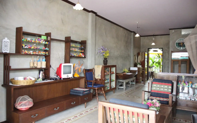 Bang Luang House