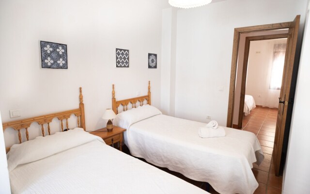 Casa con patio andaluz en ronda  centro