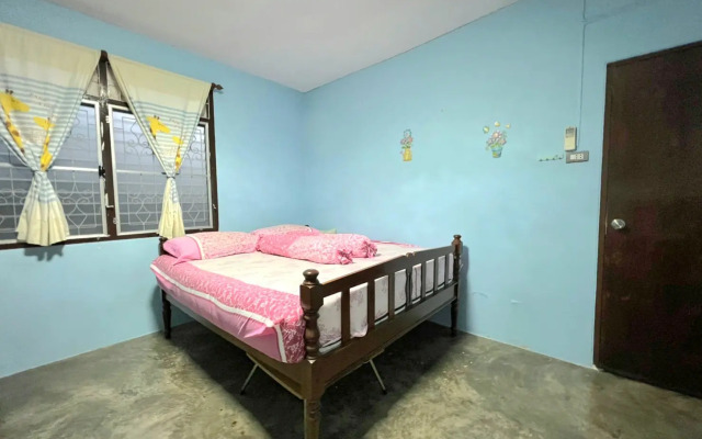 Baan Bonsuan Hill Guesthouse