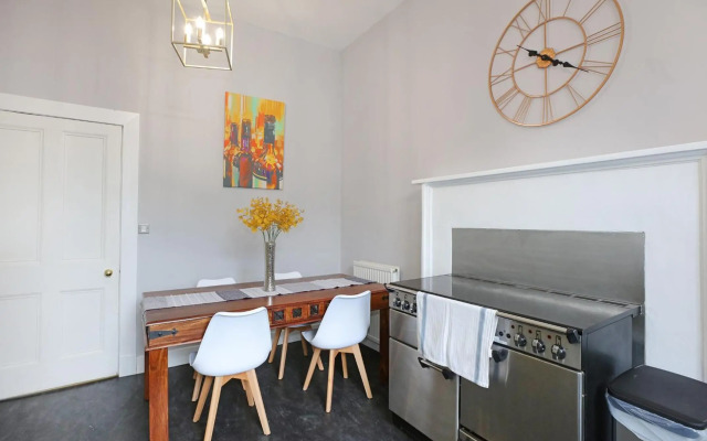 The Forrest Road Residence