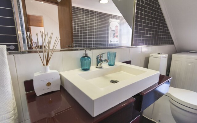 Santa Justa Elevator by Rentestate