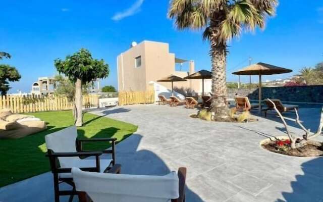Santorini Villatzio Suites
