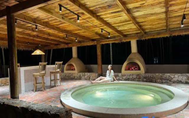 Fifth Season · Provence Private Hot Spring Homestay – Outside – Changzhou
