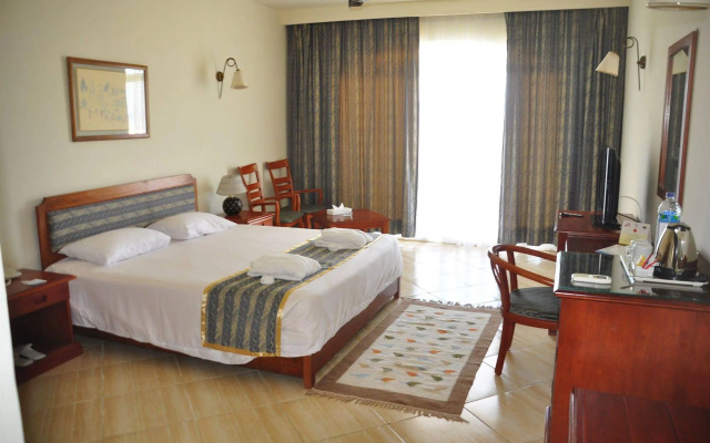 Royal Pharaoh Makadi - Hotel & Resort