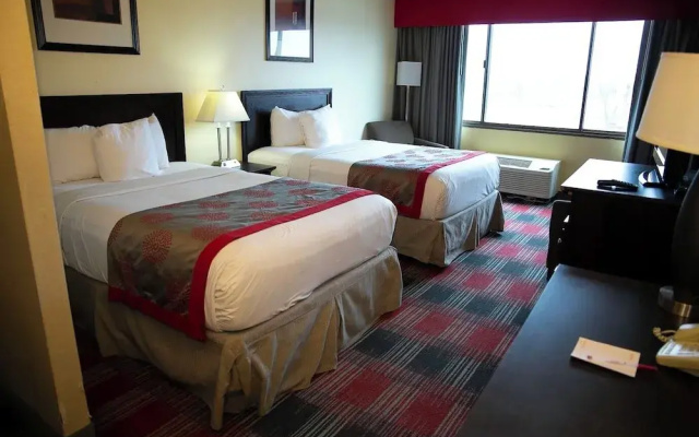 Albany Plaza Hotel