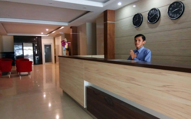 RedDoorz Plus @ Grand Pacifik Hotel Makassar