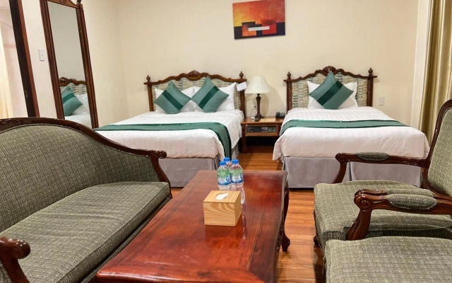 Riverside Hotel