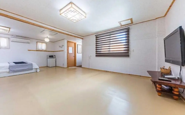 Apple farm stay